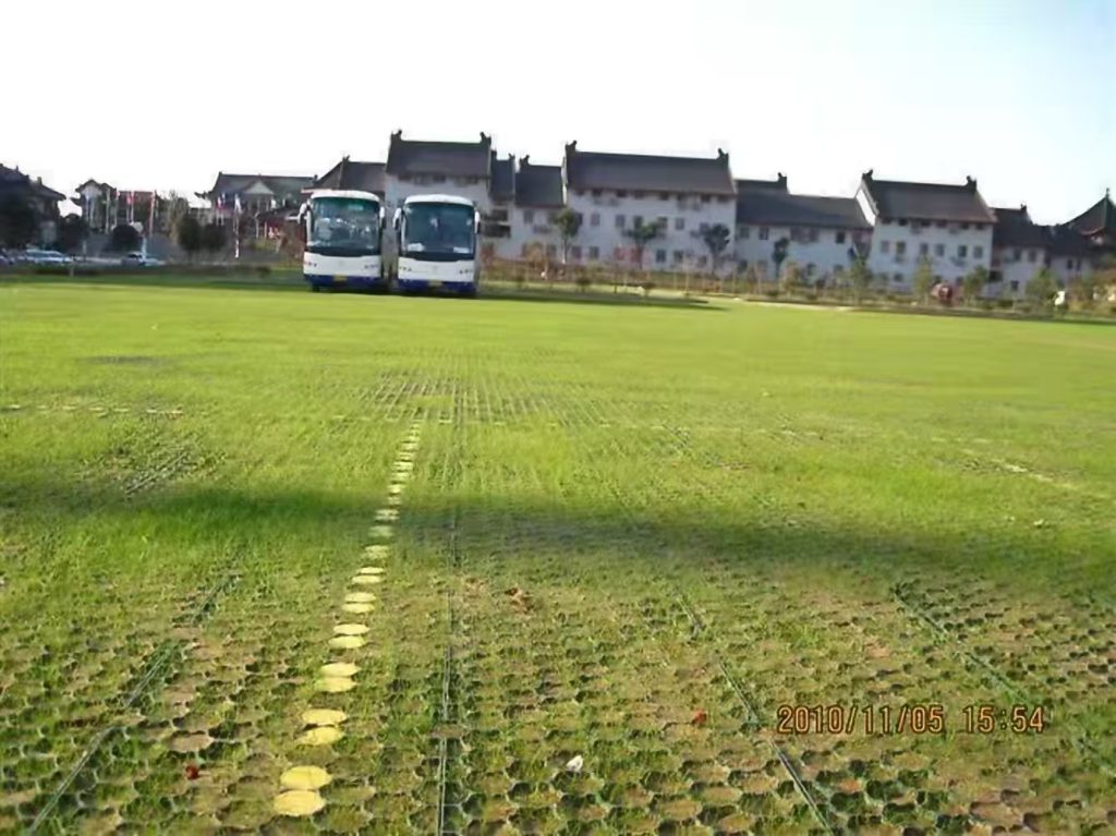 打造堅(jiān)固綠坪：昆明盤(pán)德工程材料有限公司植草格標(biāo)準(zhǔn)化施工指南